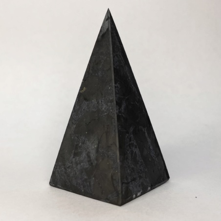 Пирамидка из шунгита