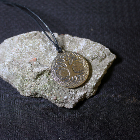 Славянский оберег репейник