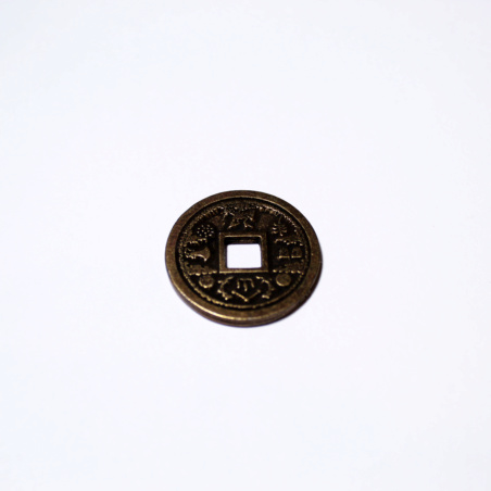 Монета Китайская 2,3 см
