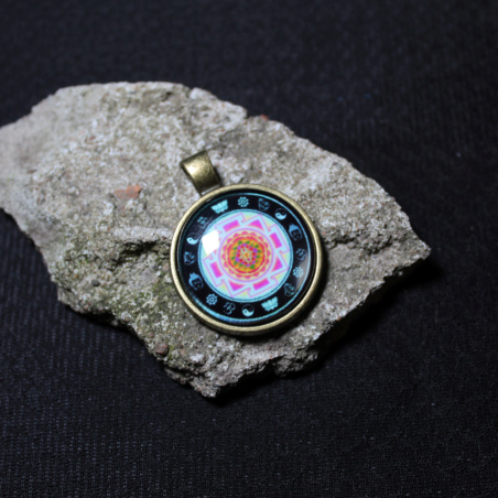 Кулон Шри-янтра