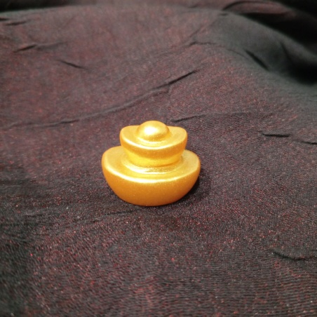 Пирамидка из слитков золота маленькая