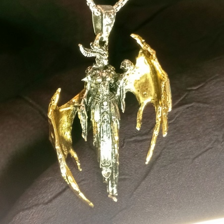 Кулон 3D Королева Суккубов
