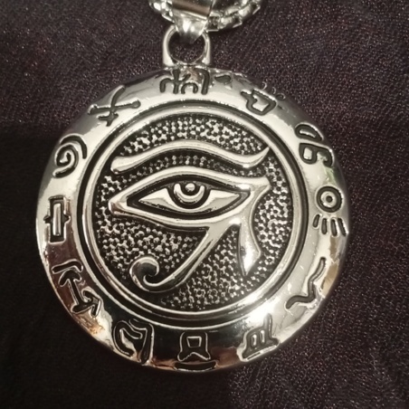 Амулет египетский Око Ра на цепочке