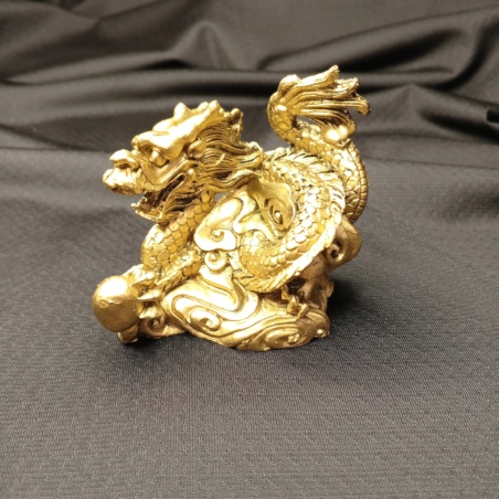 Дракон с жемчужиной