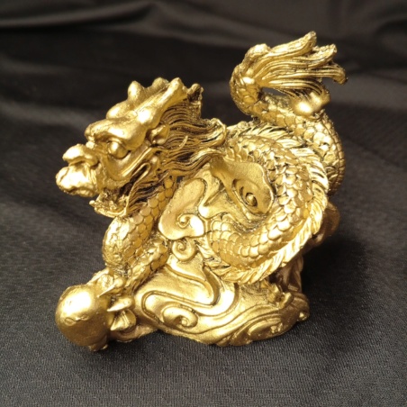 Дракон с жемчужиной