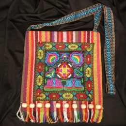 Сумка этническая 30 х 30 см с вышивкой