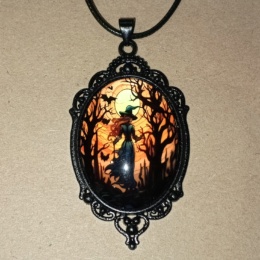 Кулон Ведьма и Луна