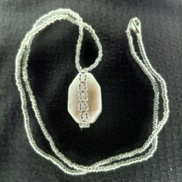 Талисман из натурального адуляра с серебристым бисером