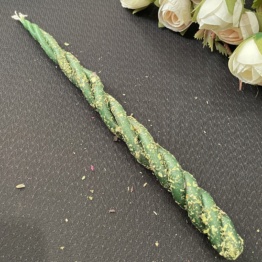 Скрутка Magic Energy из зеленых свечей с крапивой